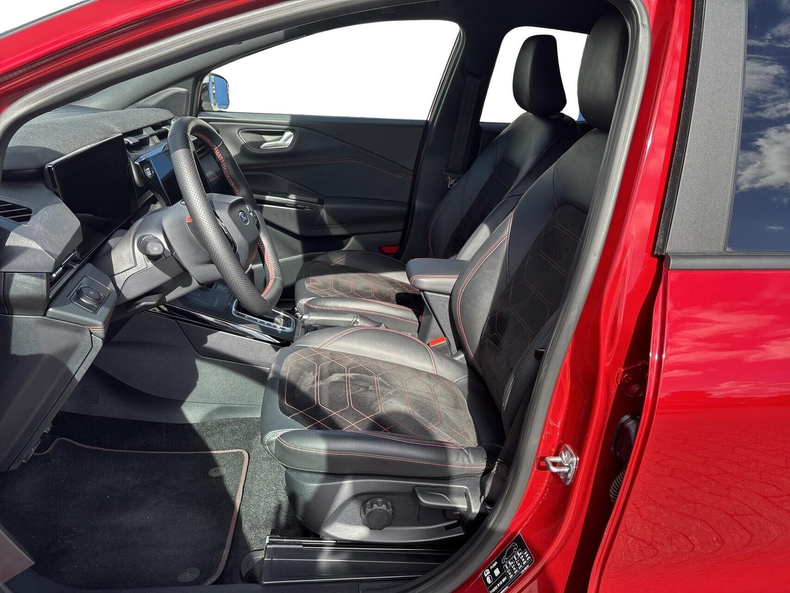 Rød Ford Puma fra 2024