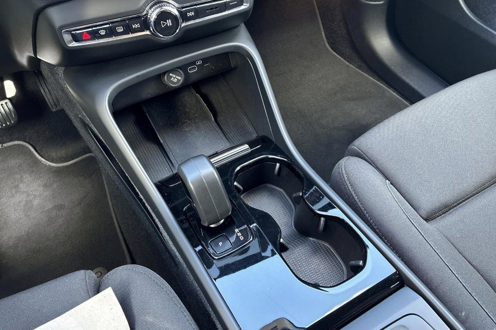 Grøn Volvo XC40 fra 2023