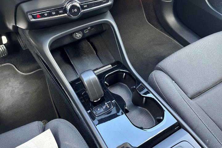 Grøn Volvo XC40 fra 2023