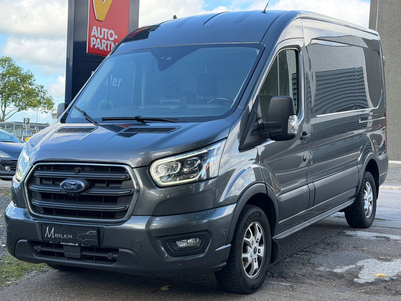 Ford Transit 350 L2 Van 2,0 TDCi 185 Limited aut. H2 FWD