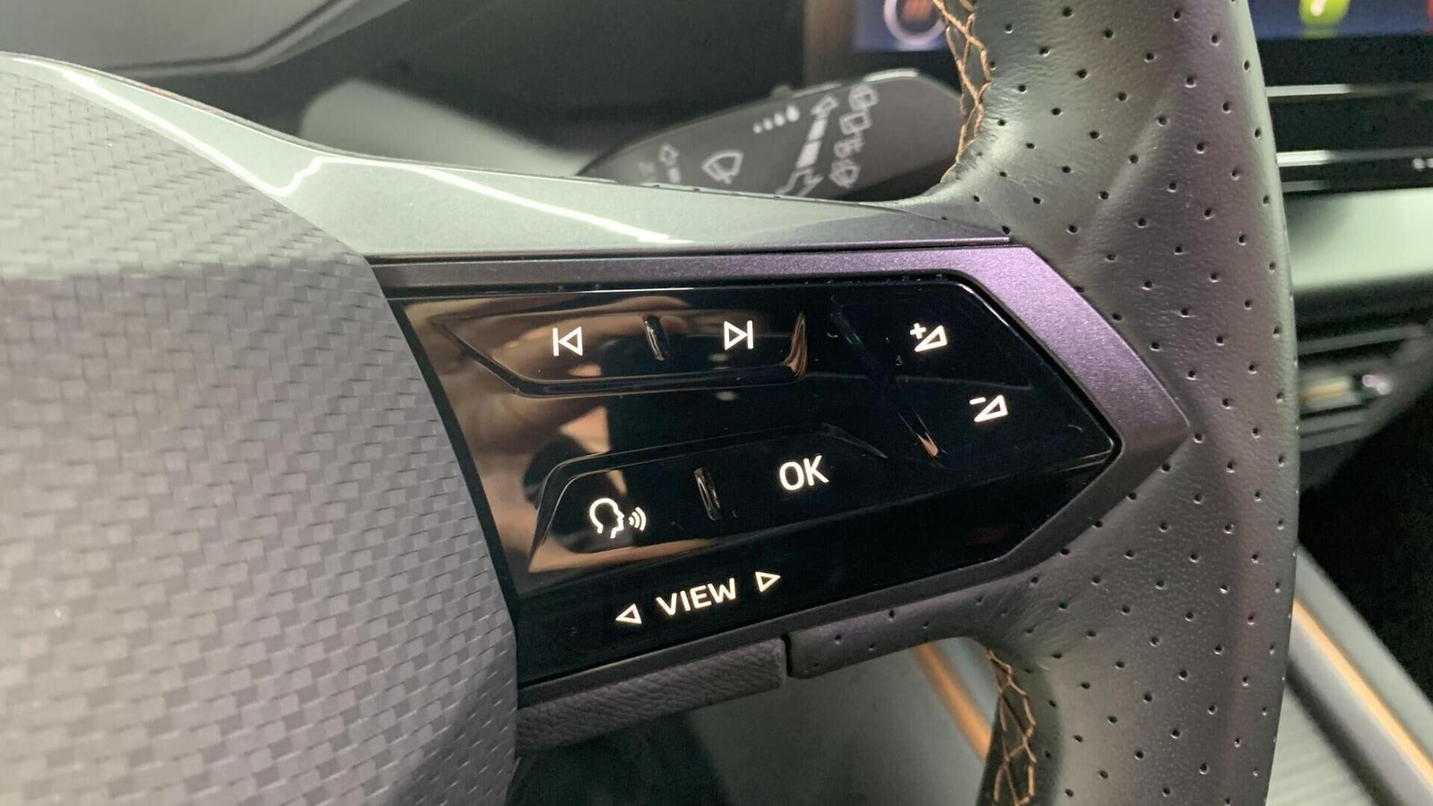 Grå Cupra Born fra 2023