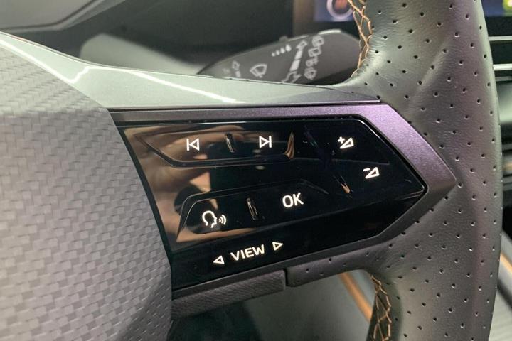 Grå Cupra Born fra 2023