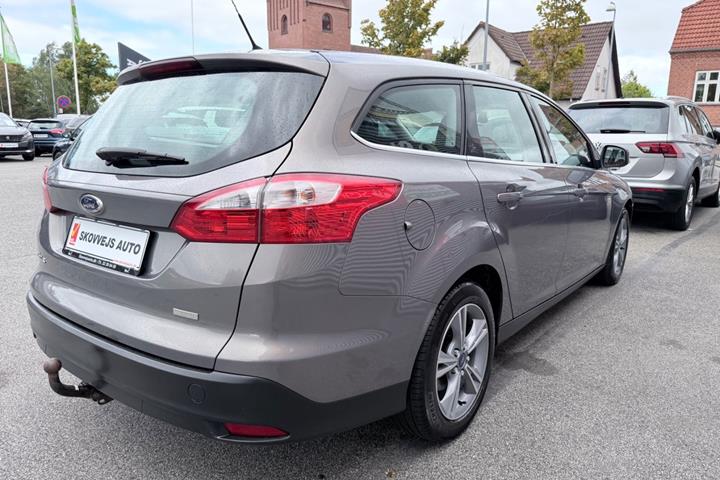 Grå Ford Focus fra 2013