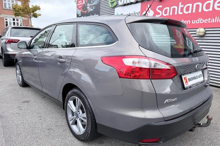 Grå Ford Focus fra 2013
