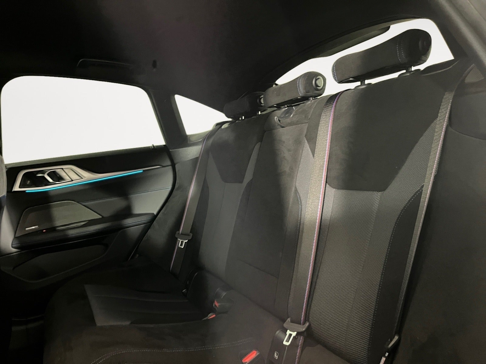 Grå BMW i4 fra 2025