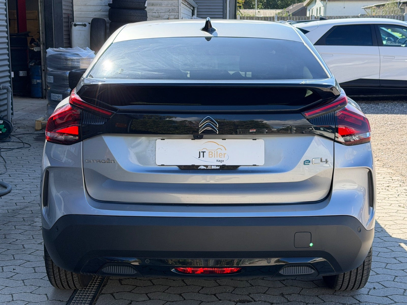 Grå Citroën ë-C4 fra 2024