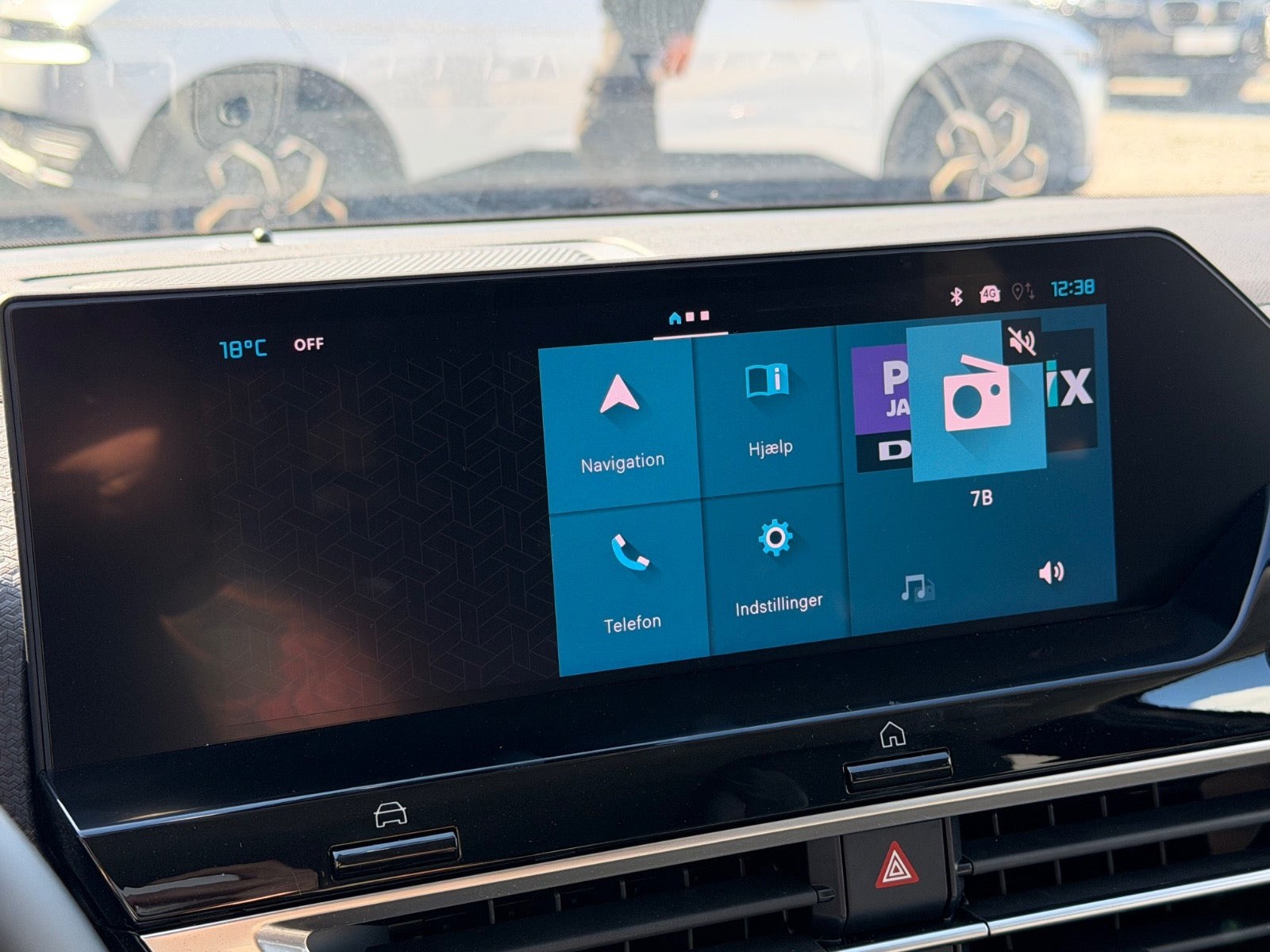 Grå Citroën ë-C4 fra 2024