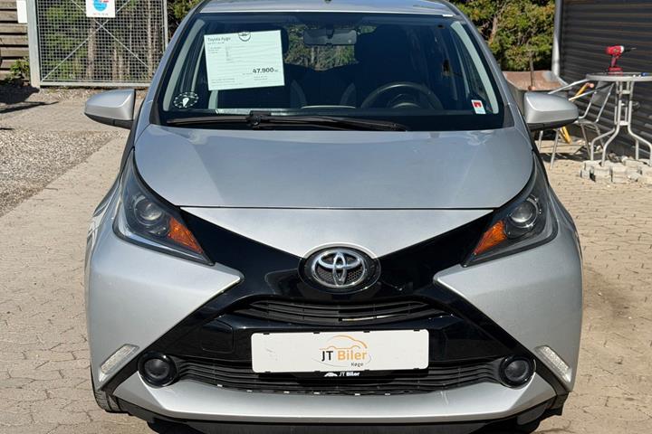 Sølv Toyota Aygo fra 2015