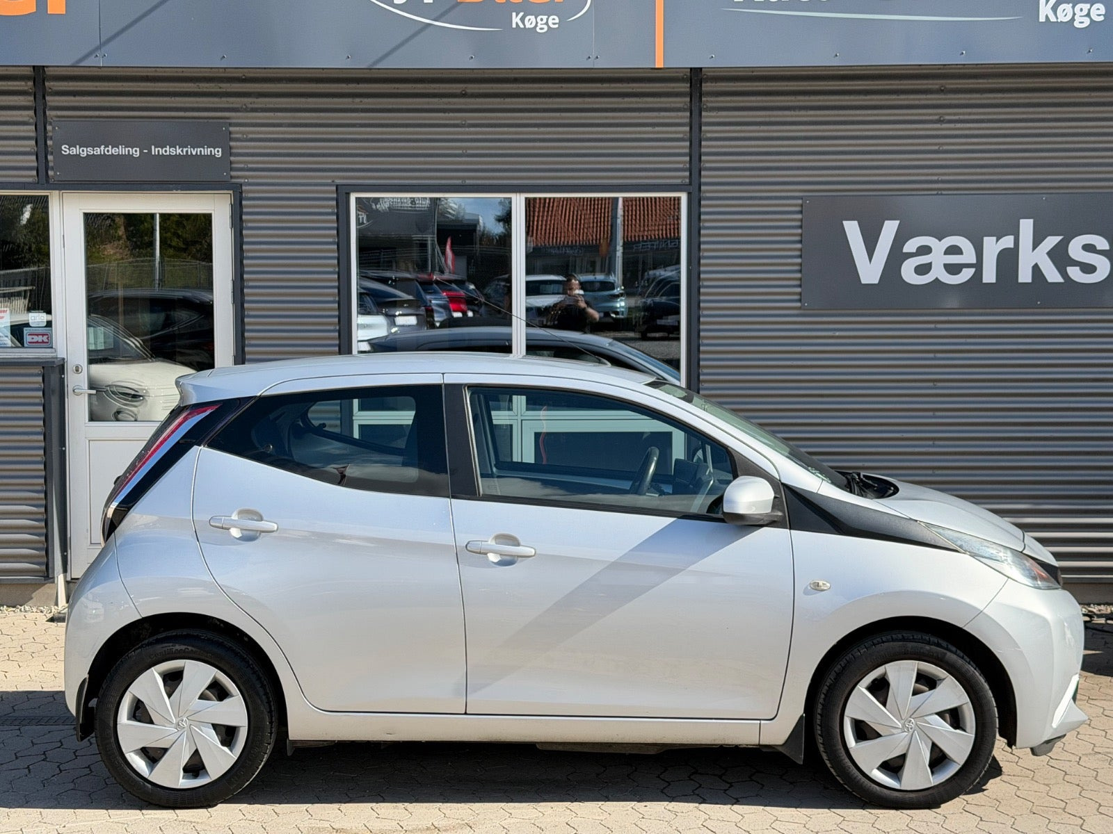 Sølv Toyota Aygo fra 2015