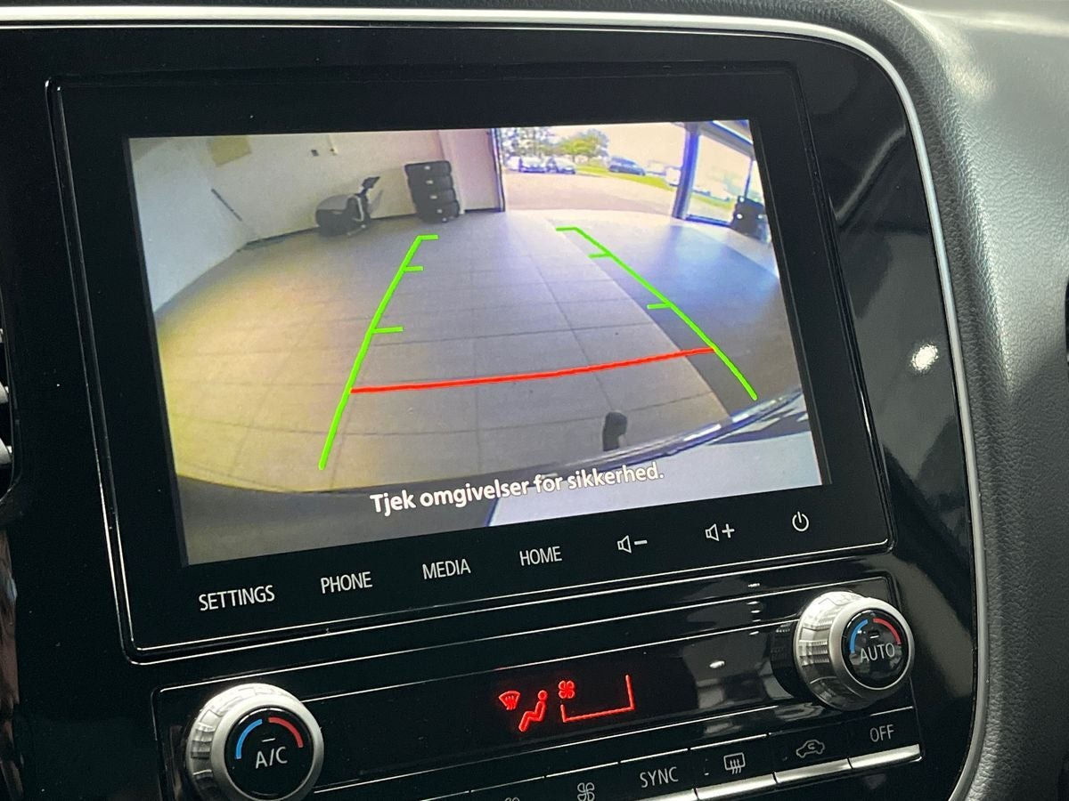 Brun Mitsubishi Outlander fra 2021