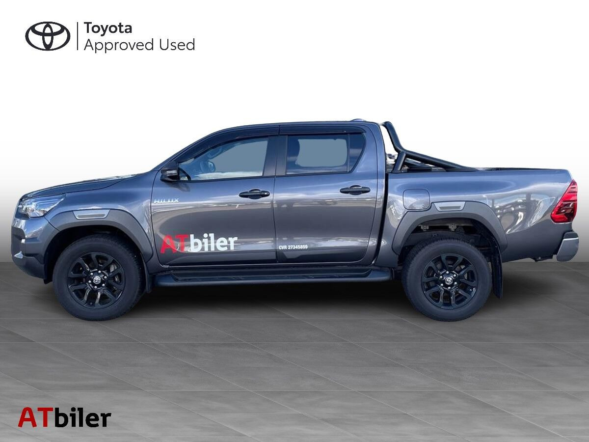 Sort Toyota HiLux fra 2025