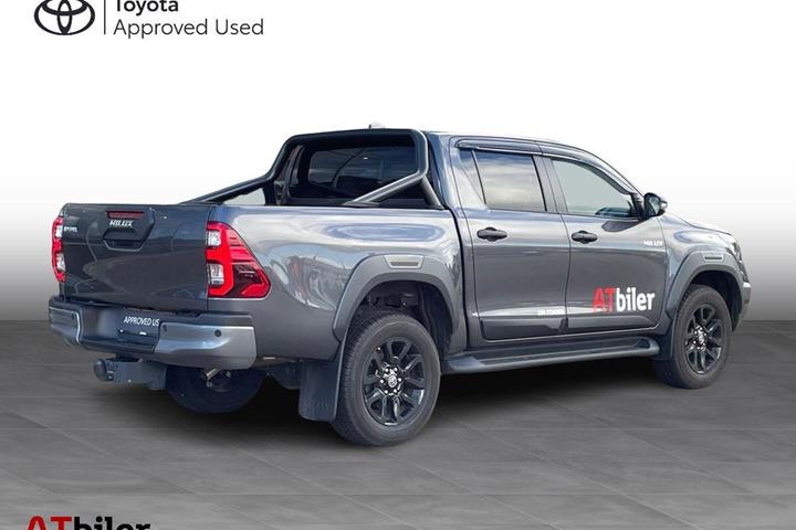 Sort Toyota HiLux fra 2025
