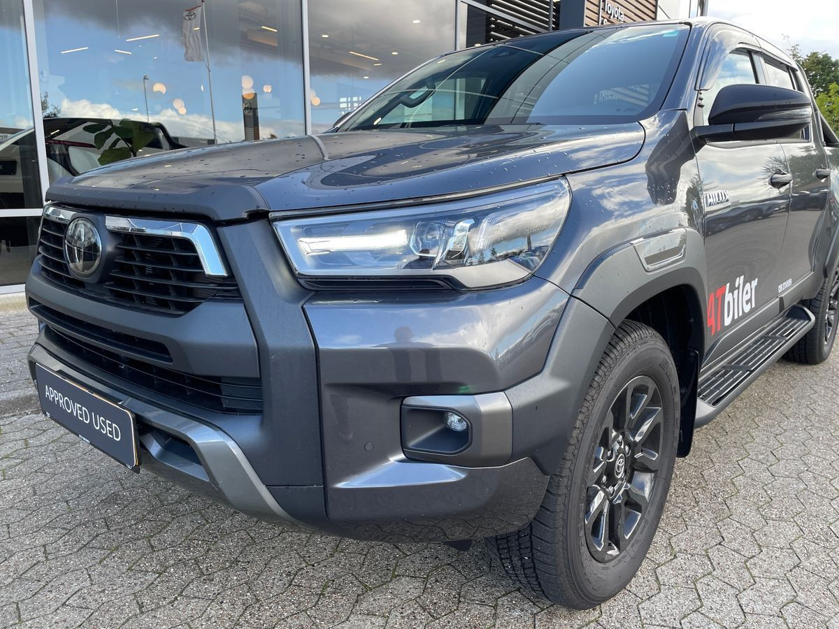 Sort Toyota HiLux fra 2025