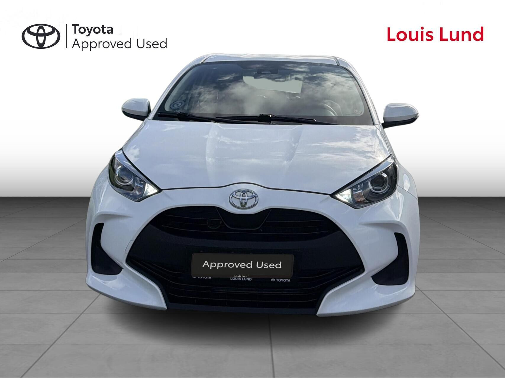 Hvid Toyota Yaris fra 2021