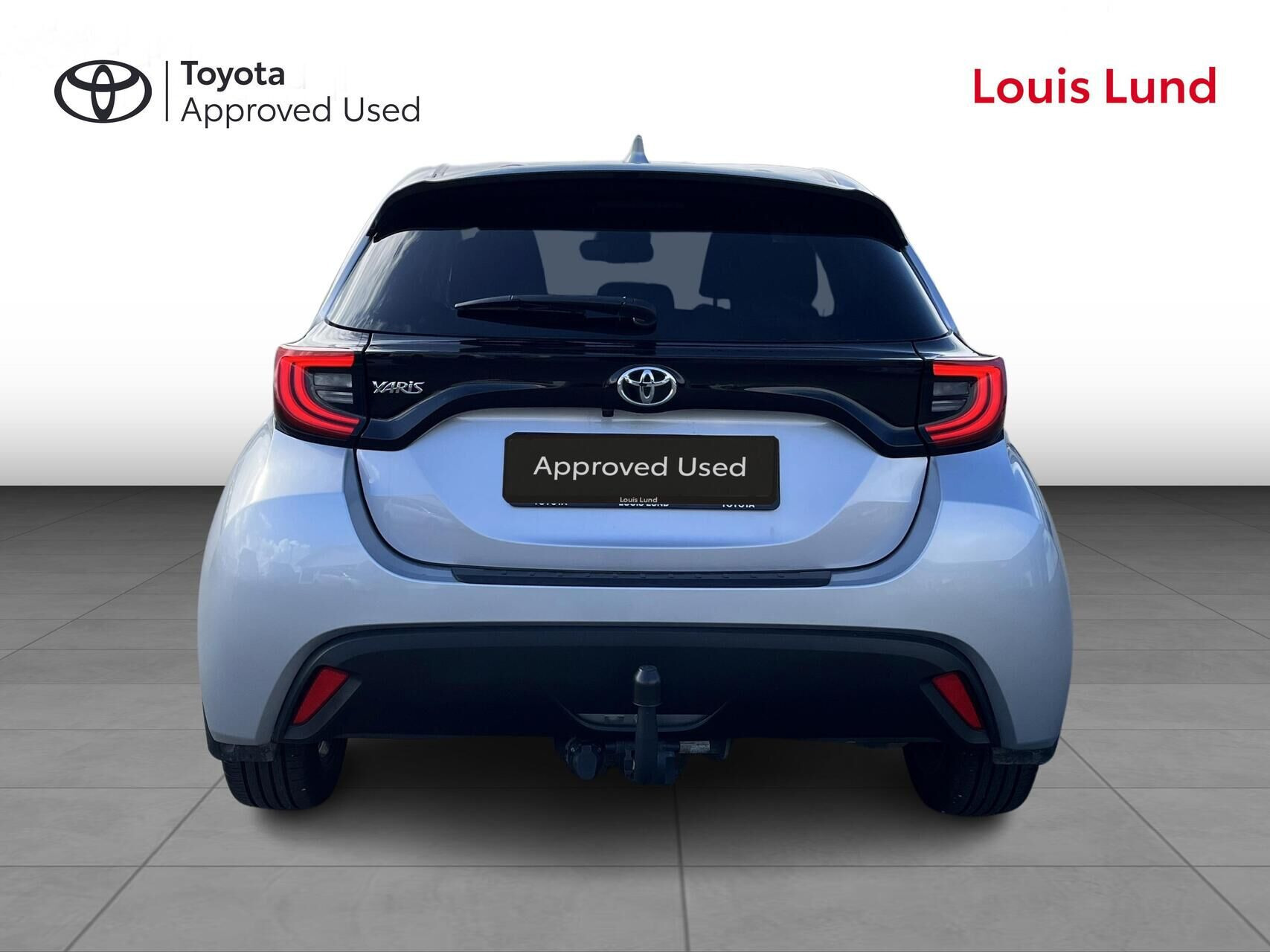 Sølv Toyota Yaris fra 2023