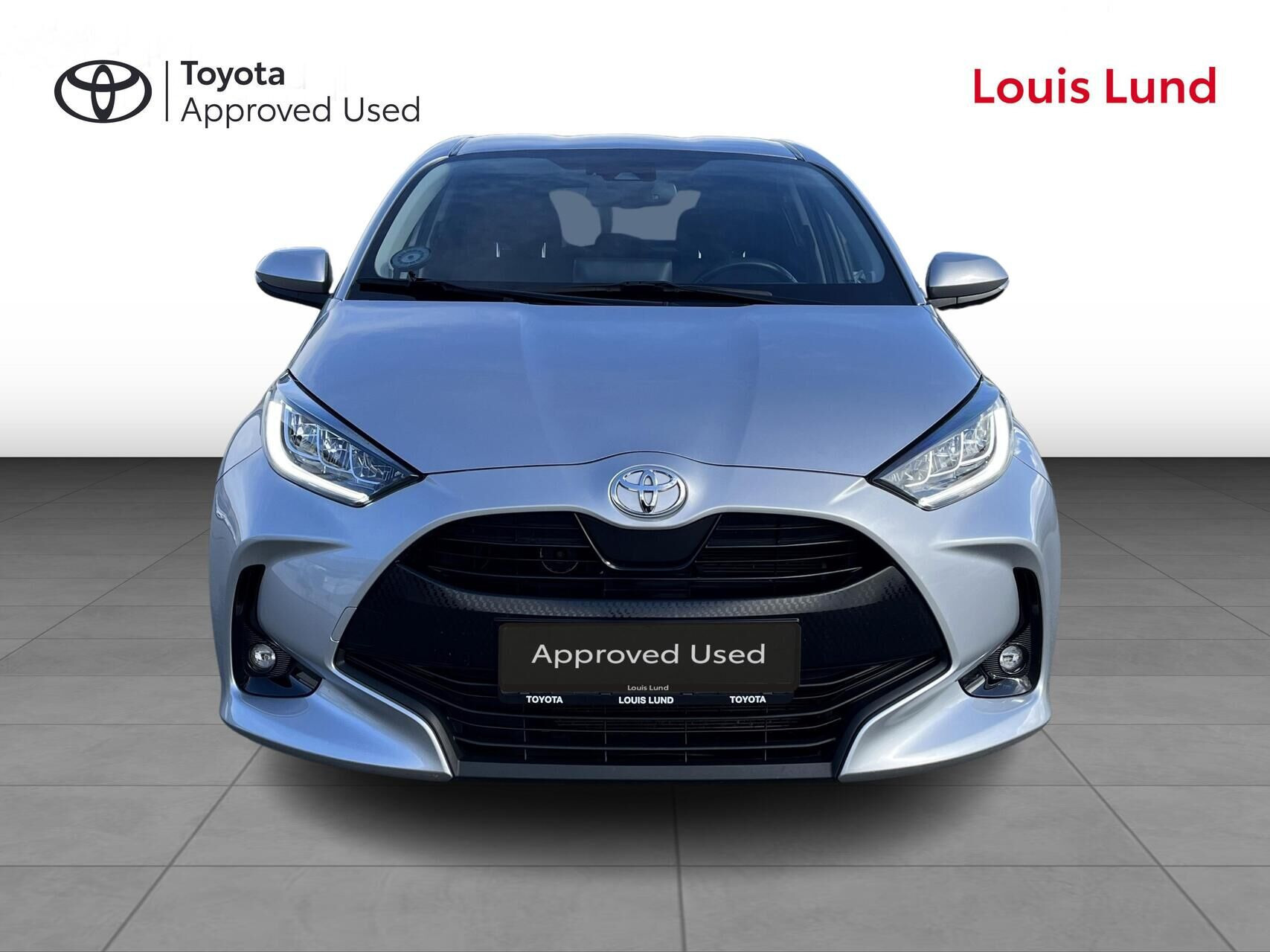 Sølv Toyota Yaris fra 2023