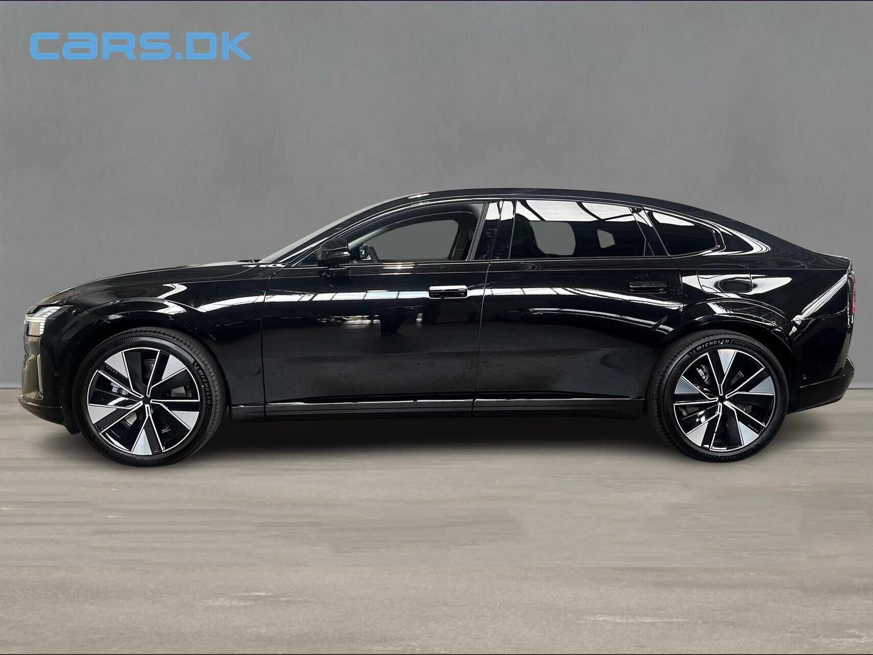 Sort Volvo ES90 fra 2026