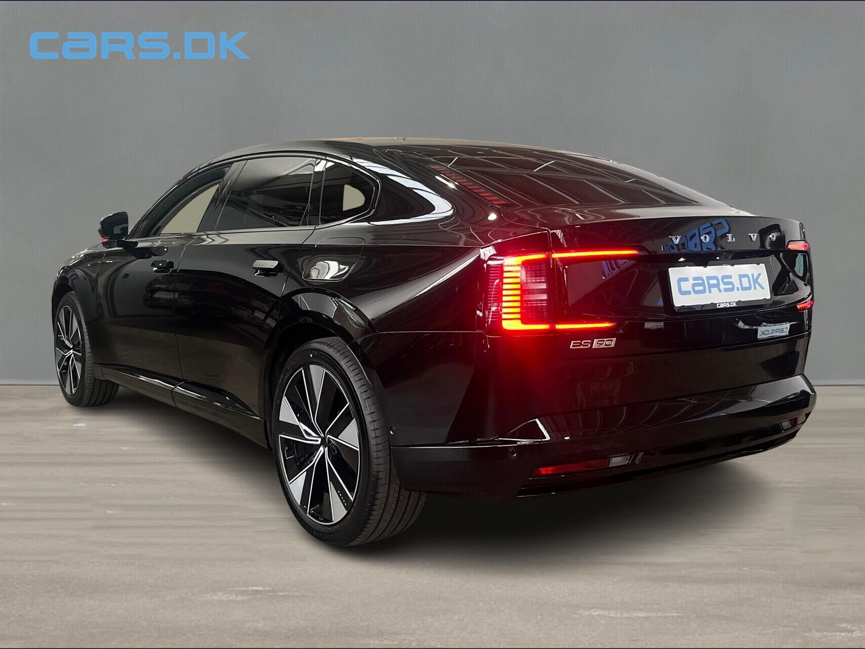 Sort Volvo ES90 fra 2026