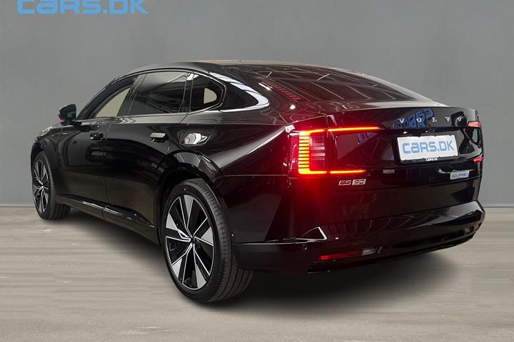 Sort Volvo ES90 fra 2026
