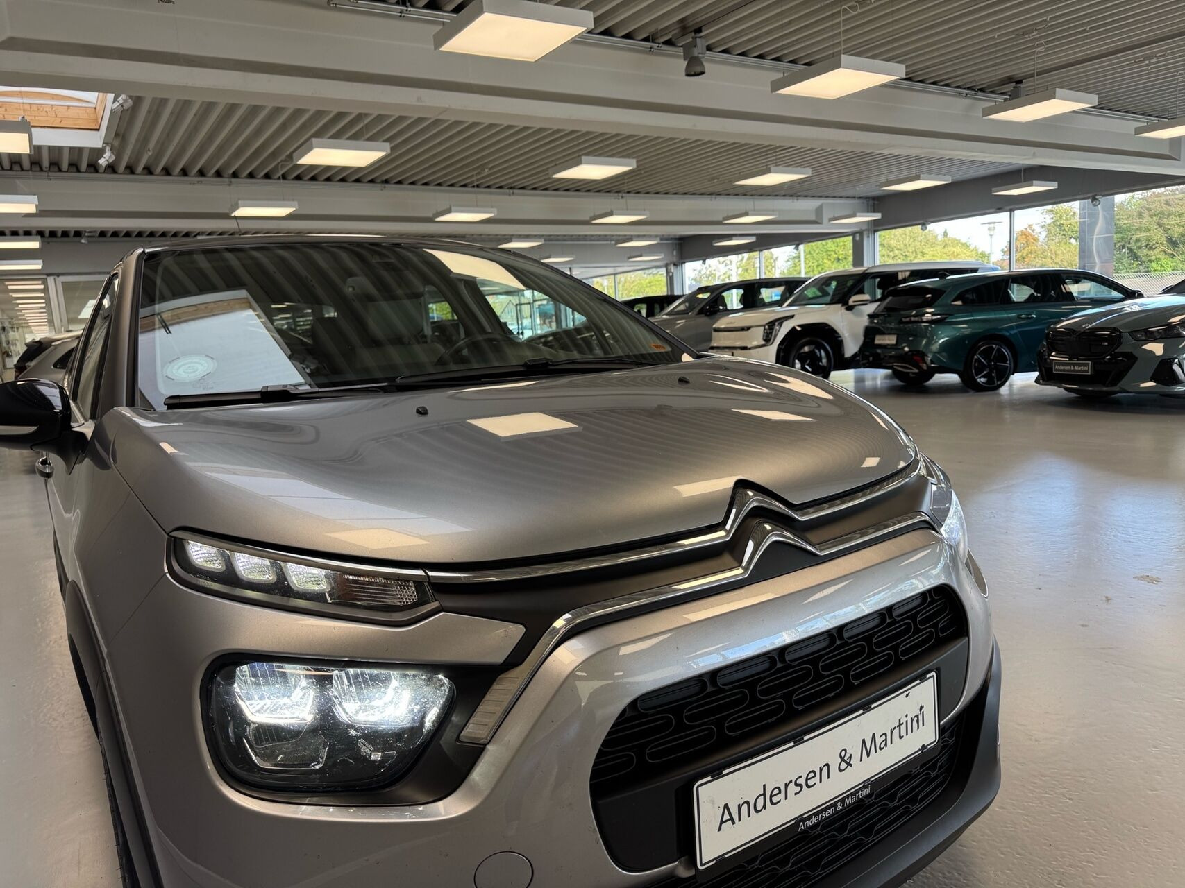 Grå Citroën C3 fra 2024