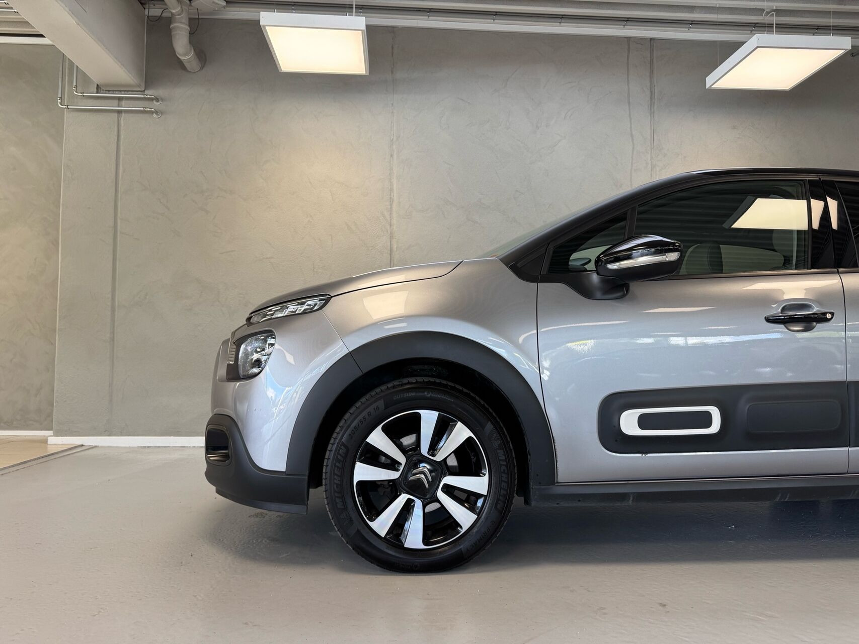 Grå Citroën C3 fra 2024