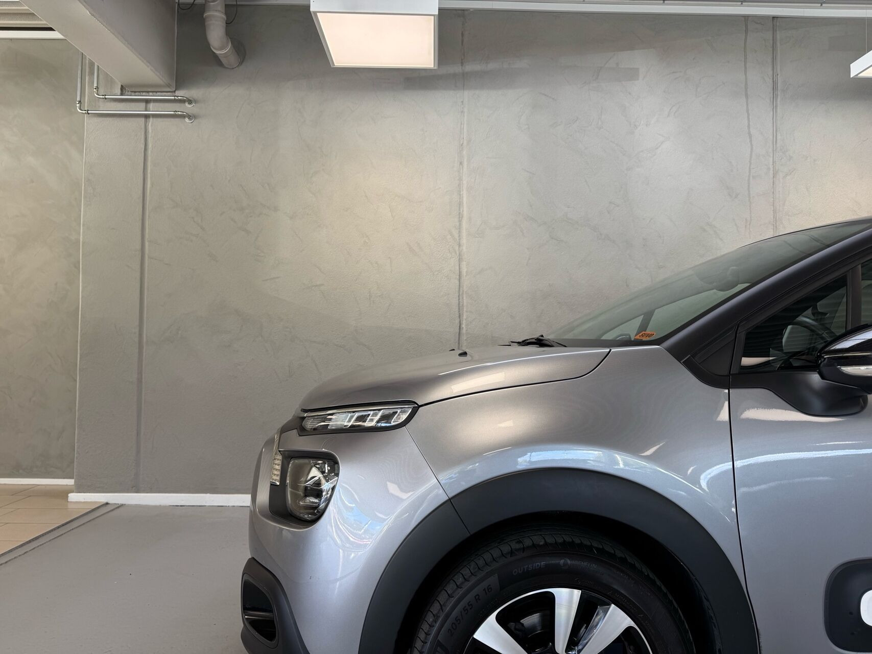 Grå Citroën C3 fra 2024