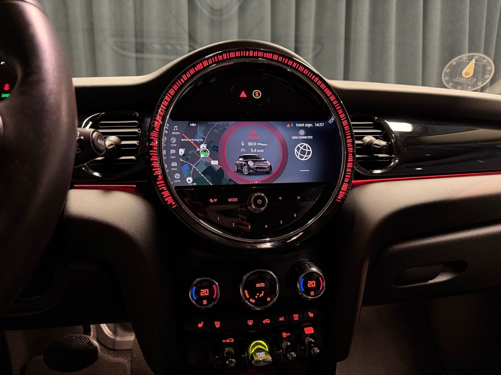 Sølv Mini Cooper fra 2023