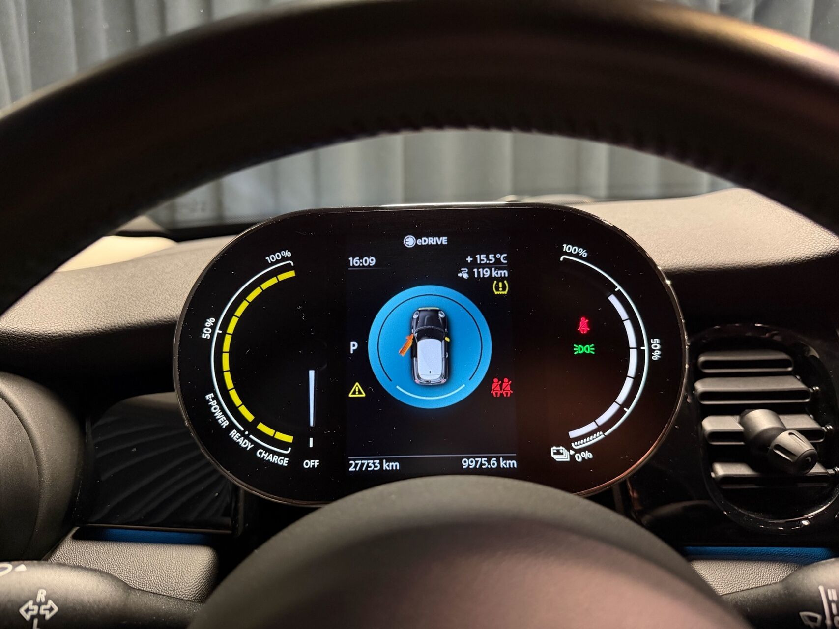 Sølv Mini Cooper fra 2023