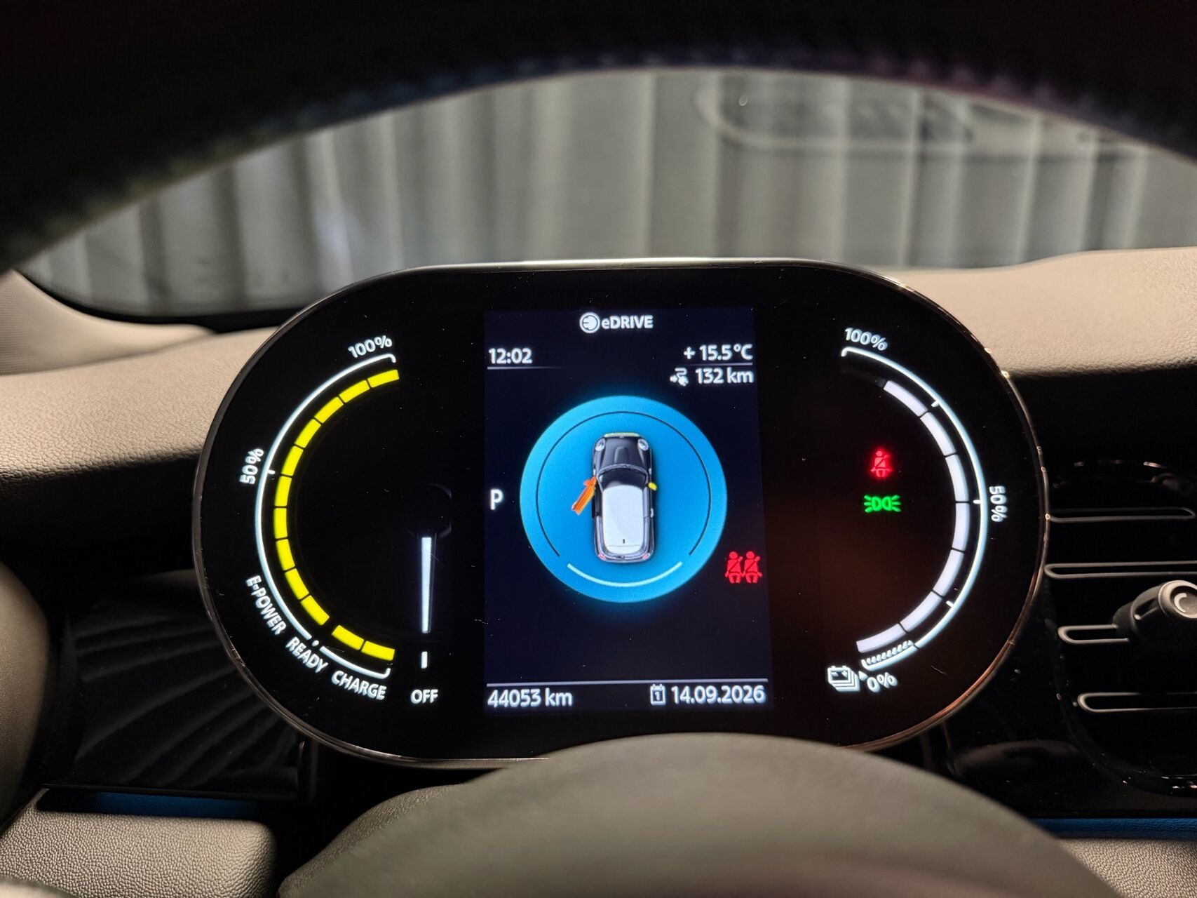 Sølv Mini Cooper fra 2023