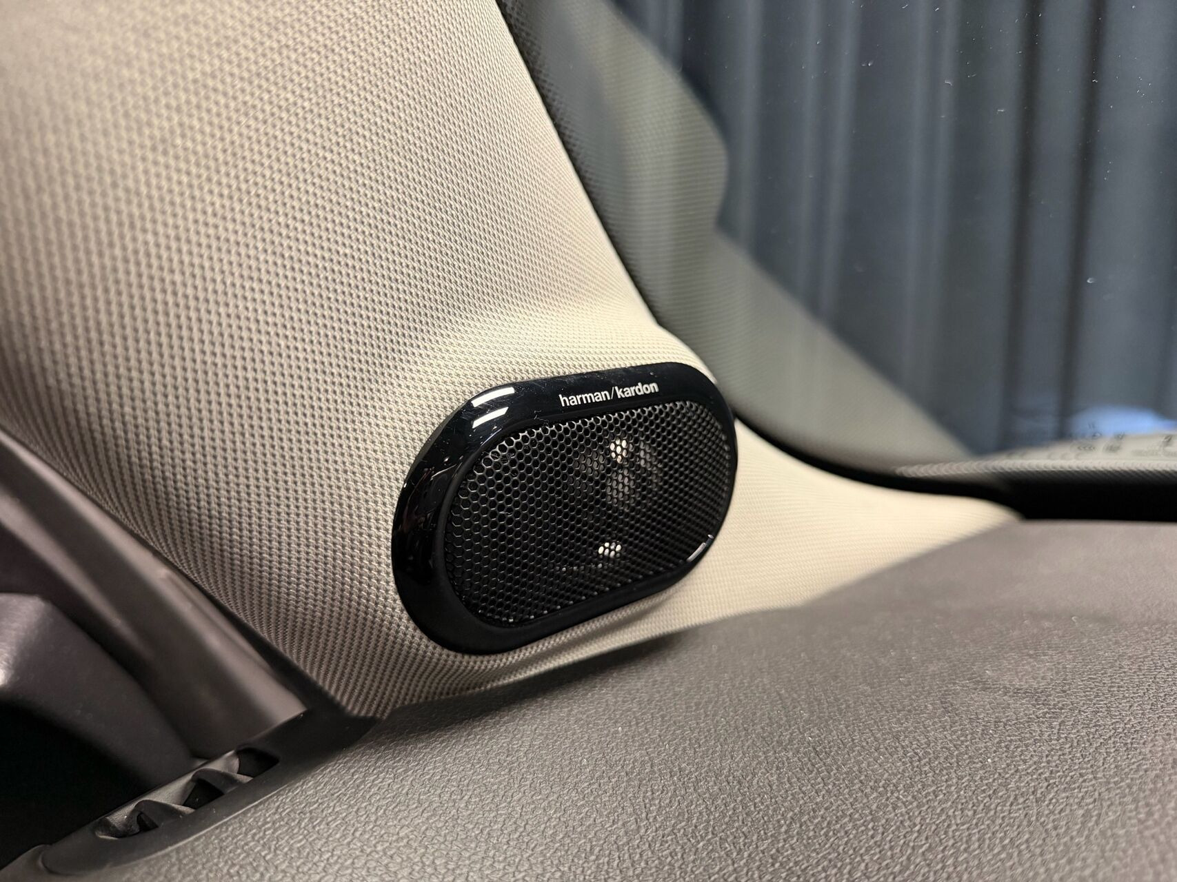 Sølv Mini Cooper fra 2023