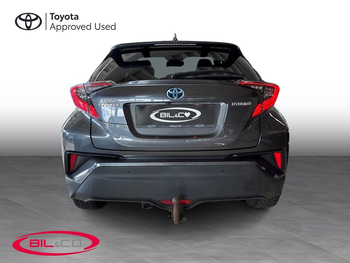 Grå Toyota C-HR fra 2019