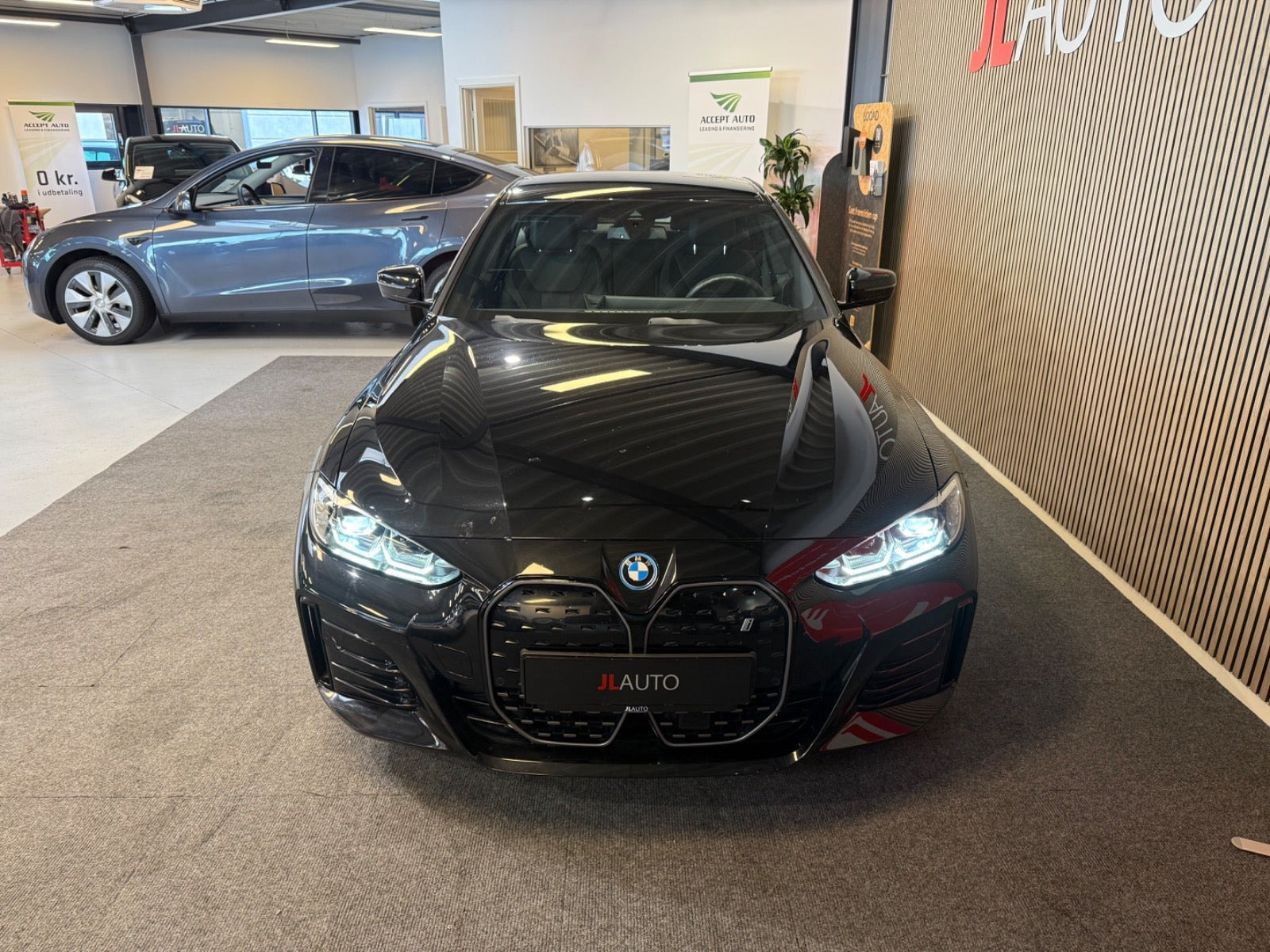 Sort BMW i4 fra 2024