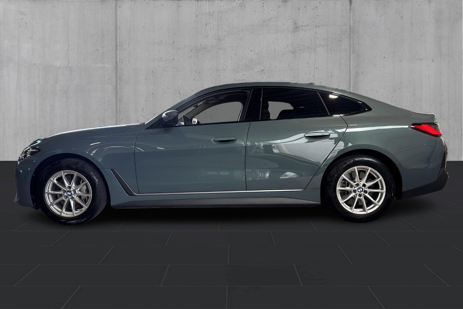 Grøn BMW i4 fra 2025
