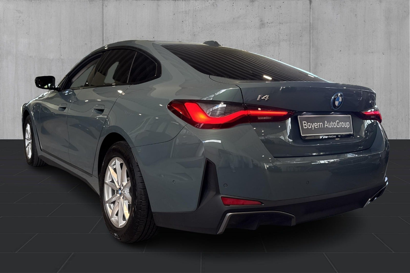 Grøn BMW i4 fra 2025