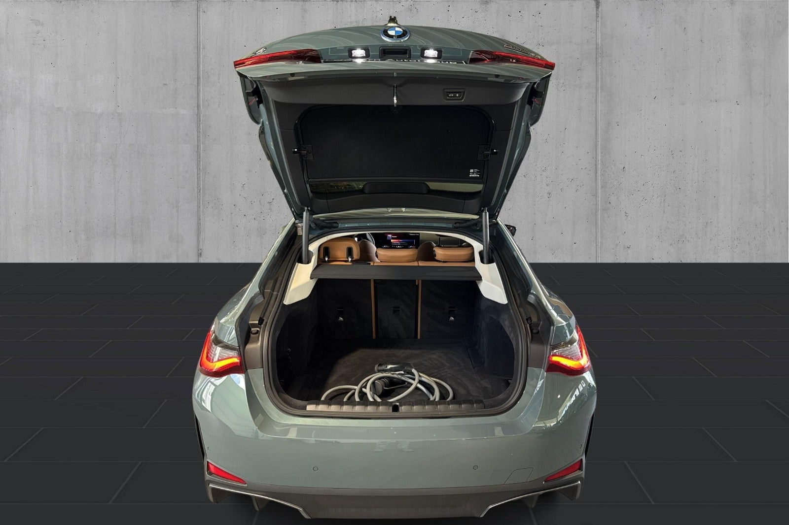 Grøn BMW i4 fra 2025