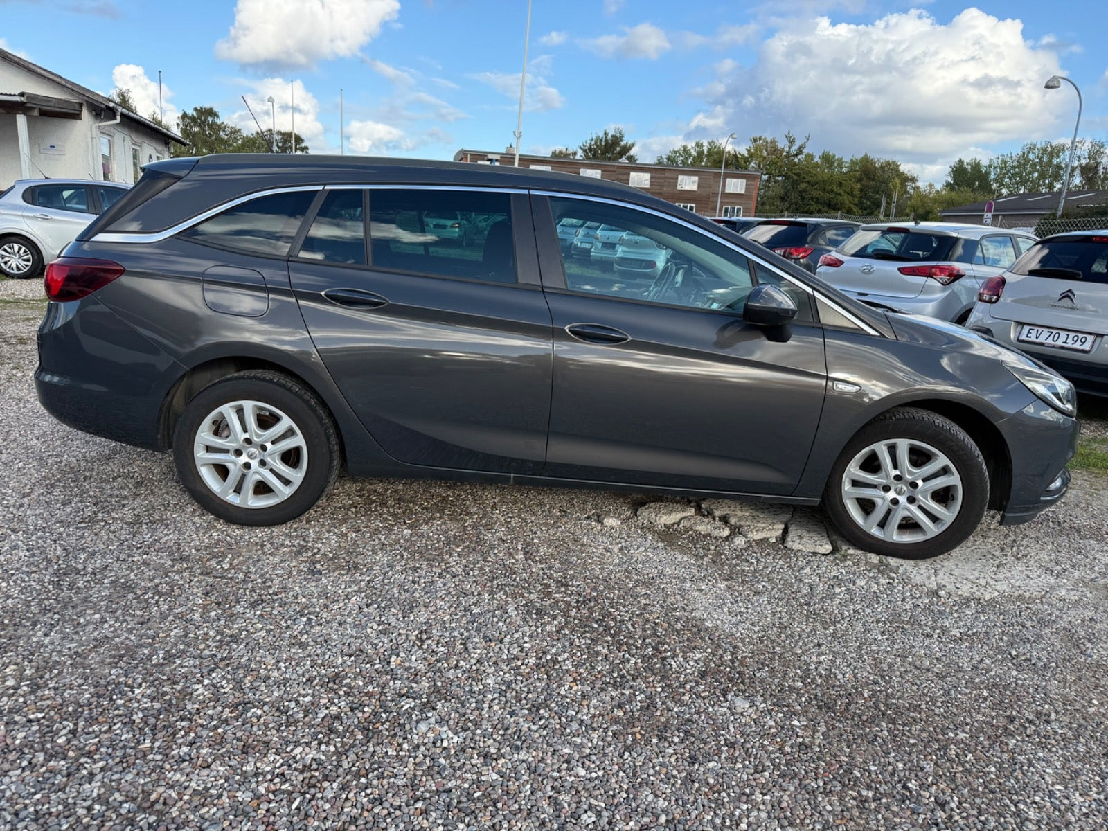 Grå Opel Astra fra 2016