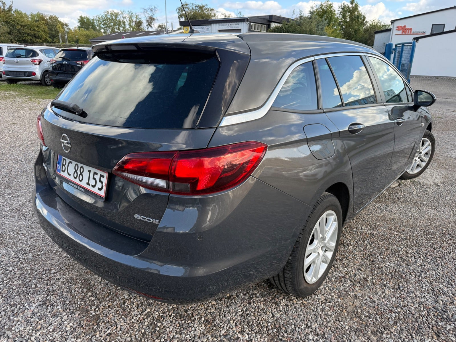 Grå Opel Astra fra 2016