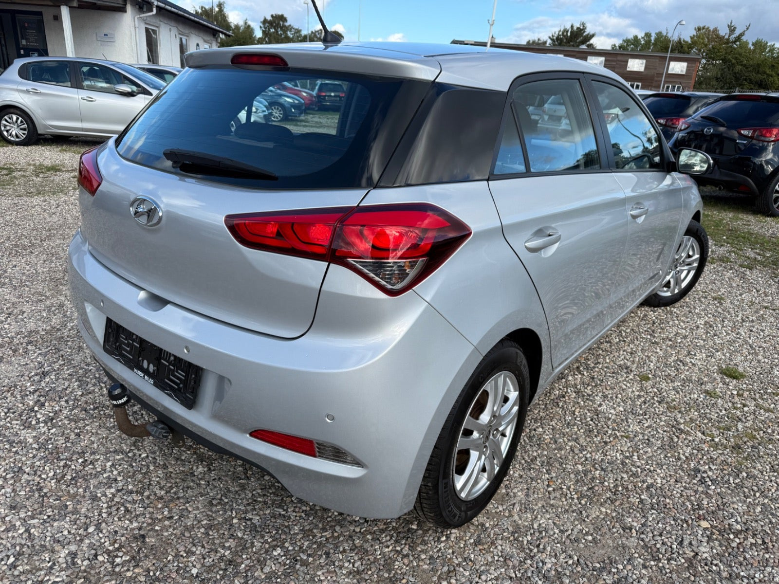 Grå Hyundai i20 fra 2015