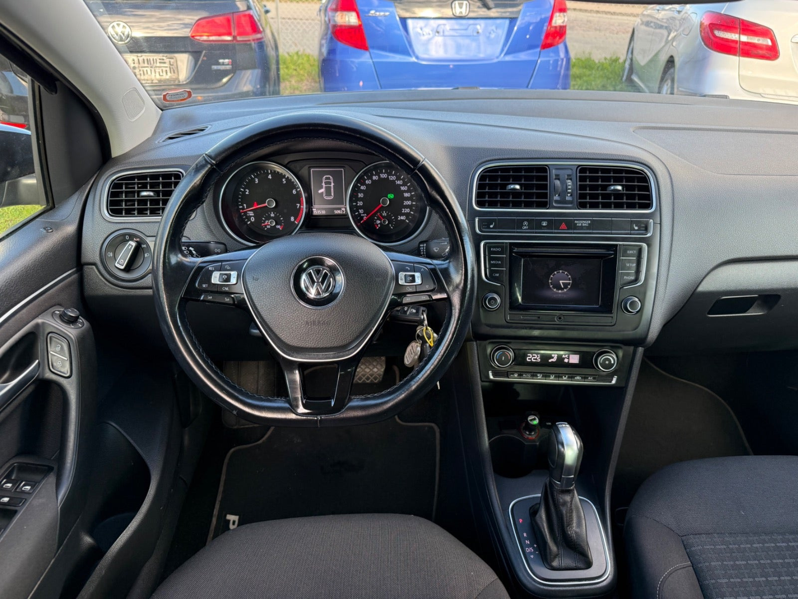Sort VW Polo fra 2015
