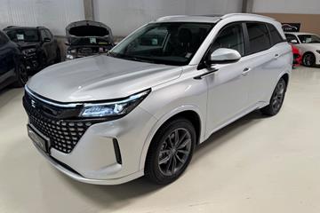Navor E5 1,5 PHEV Rock