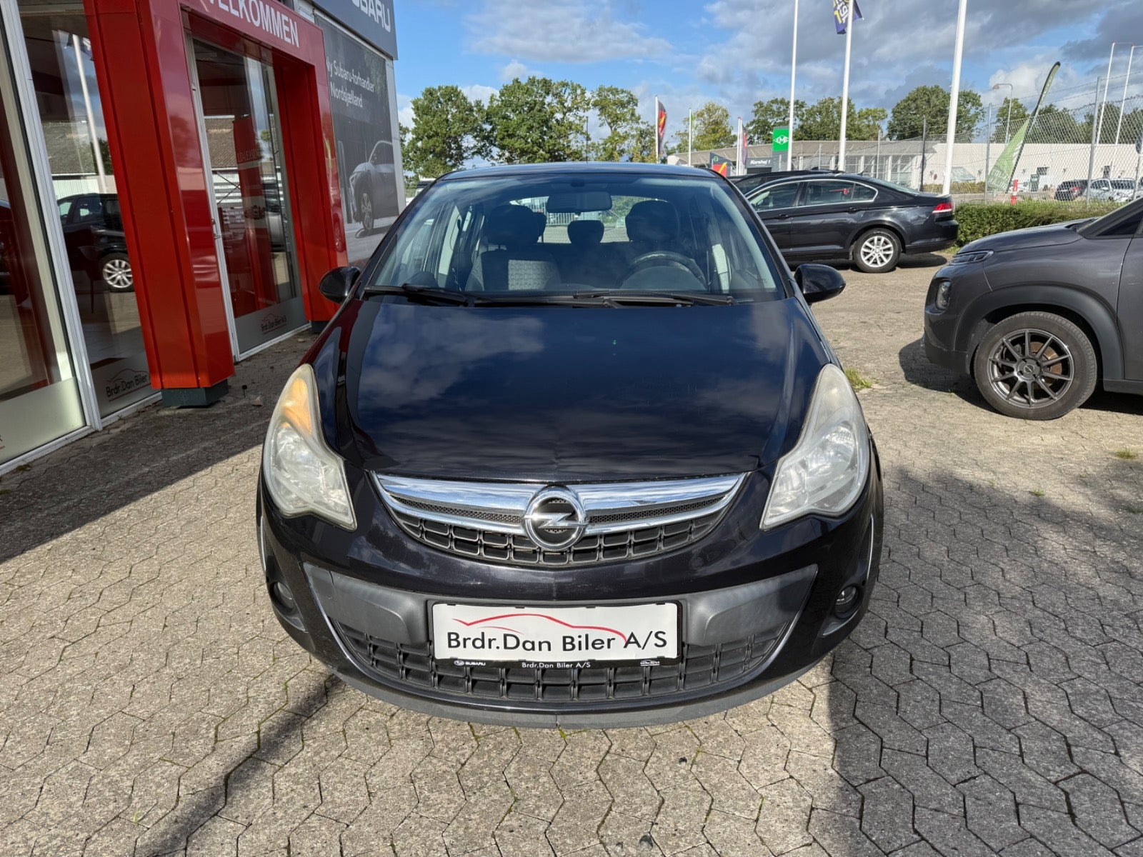 Sort Opel Corsa fra 2012