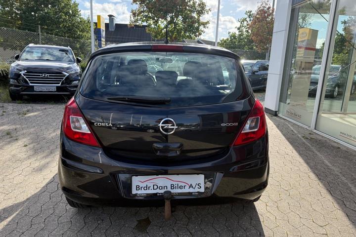 Sort Opel Corsa fra 2012