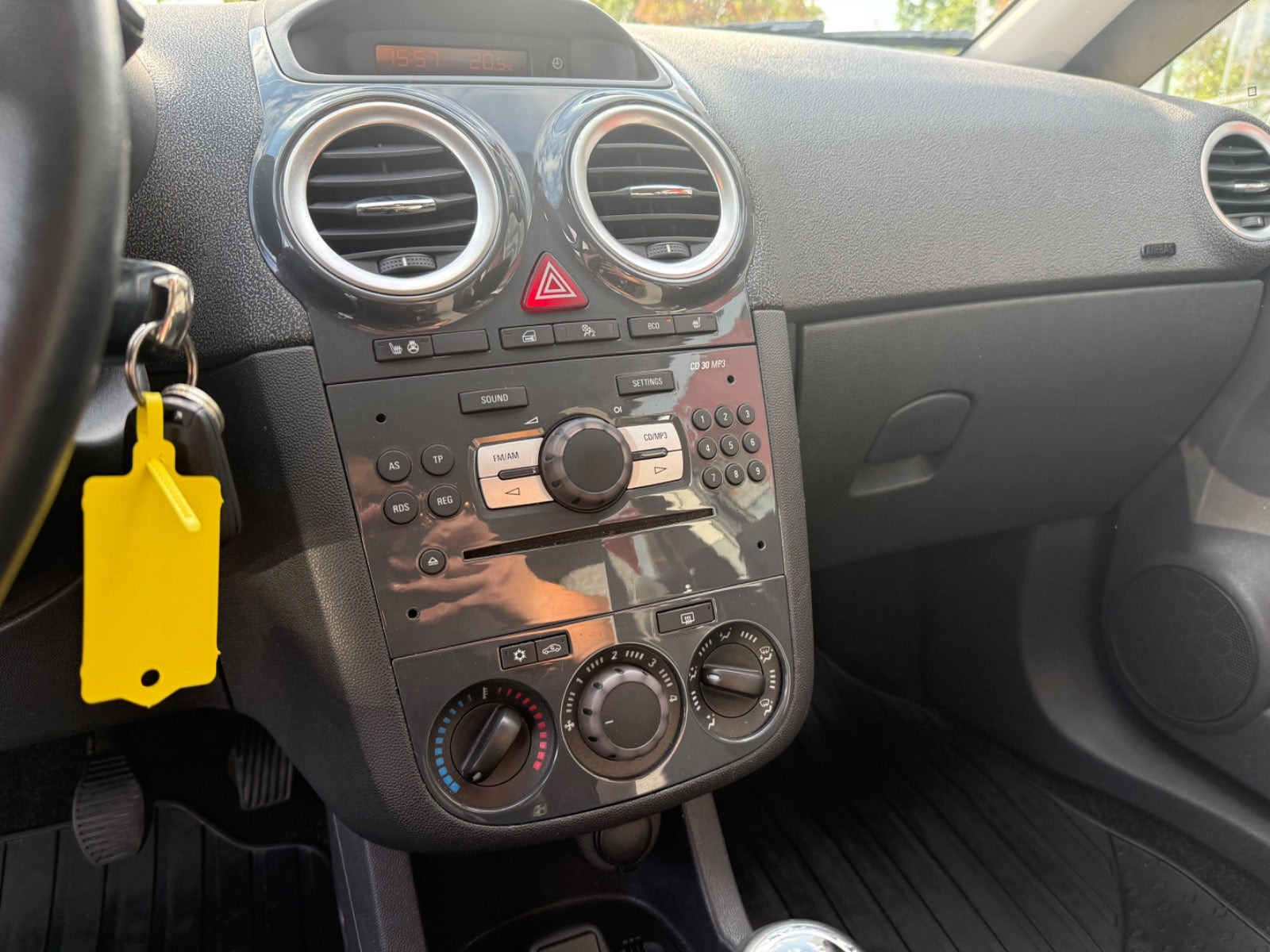 Sort Opel Corsa fra 2012