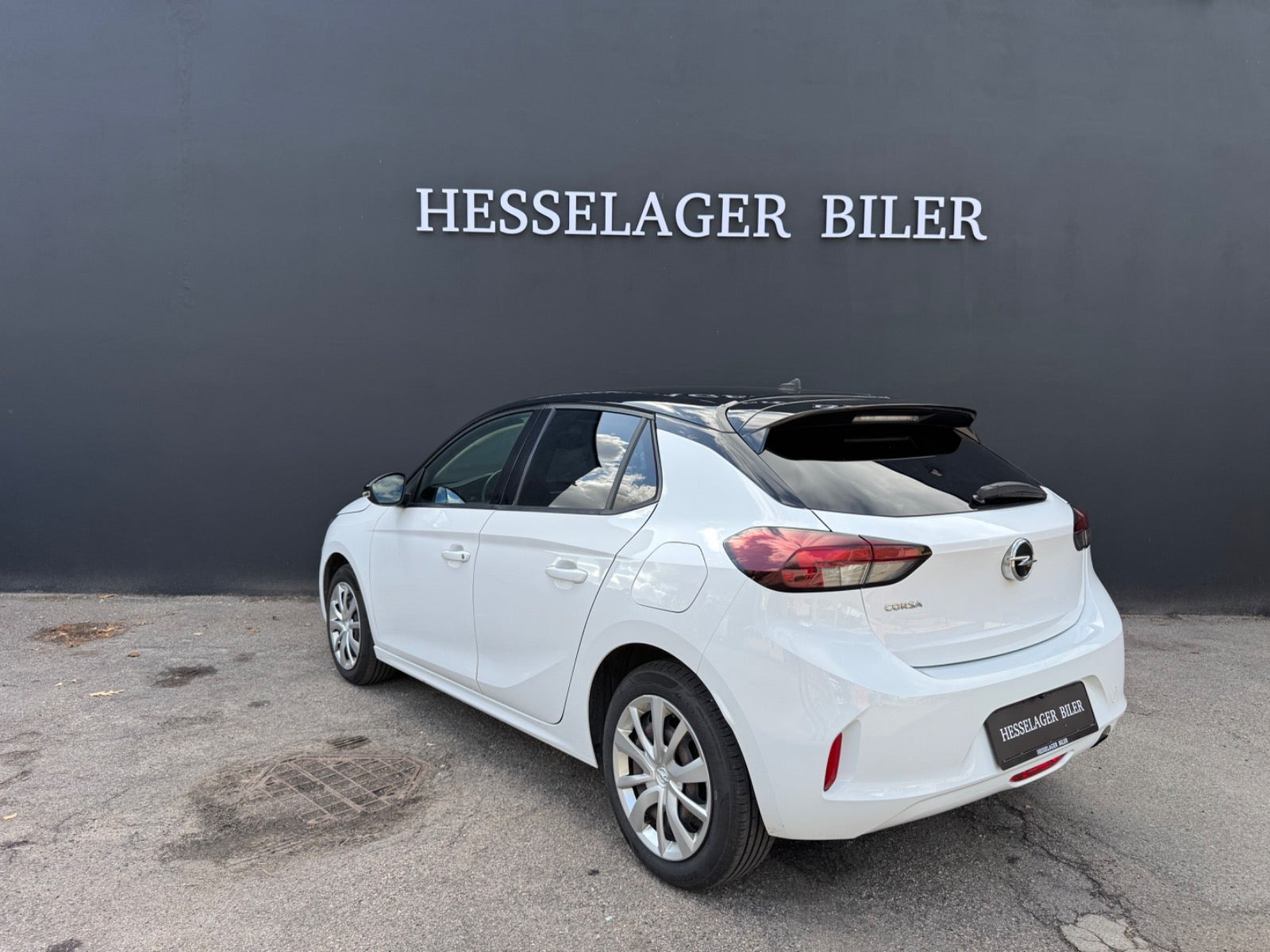 Hvid Opel Corsa fra 2020