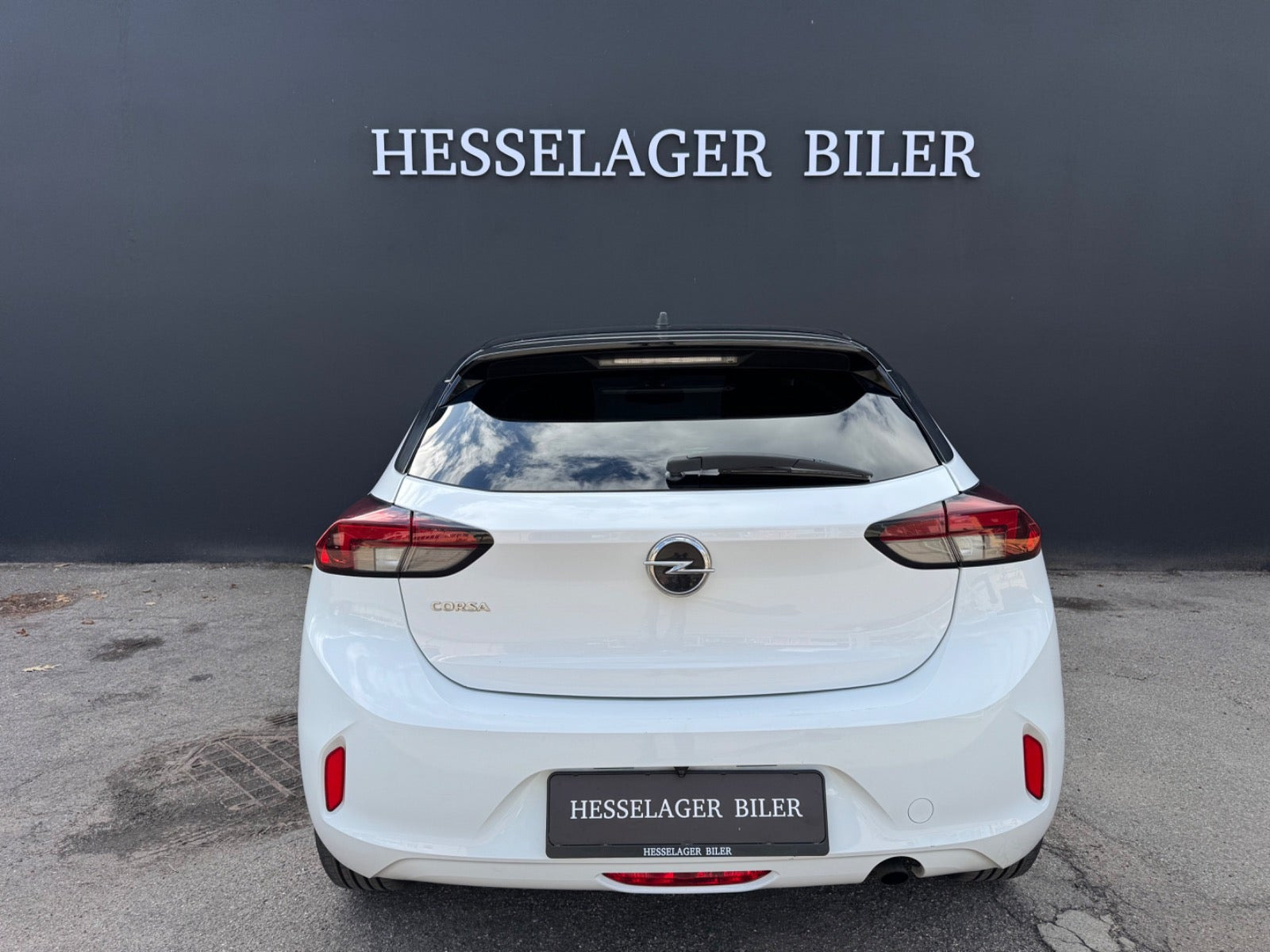 Hvid Opel Corsa fra 2020