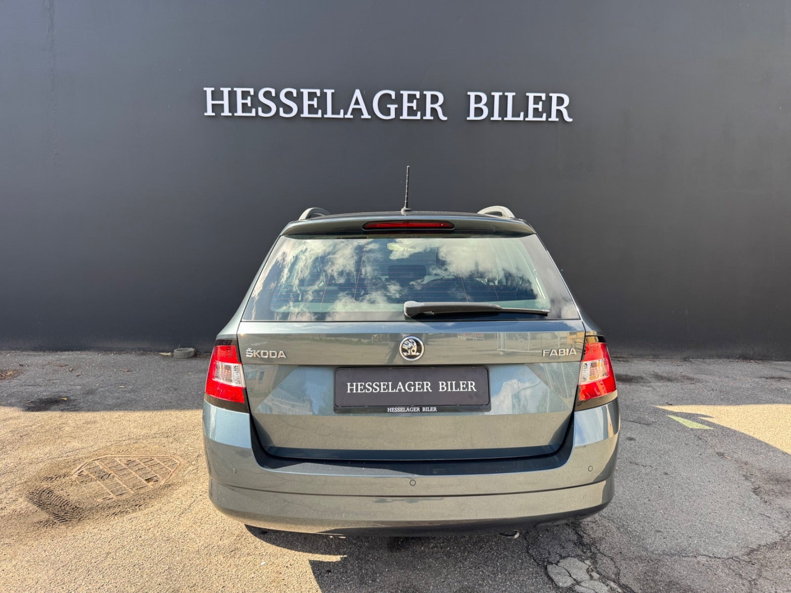 Grå Skoda Fabia fra 2018