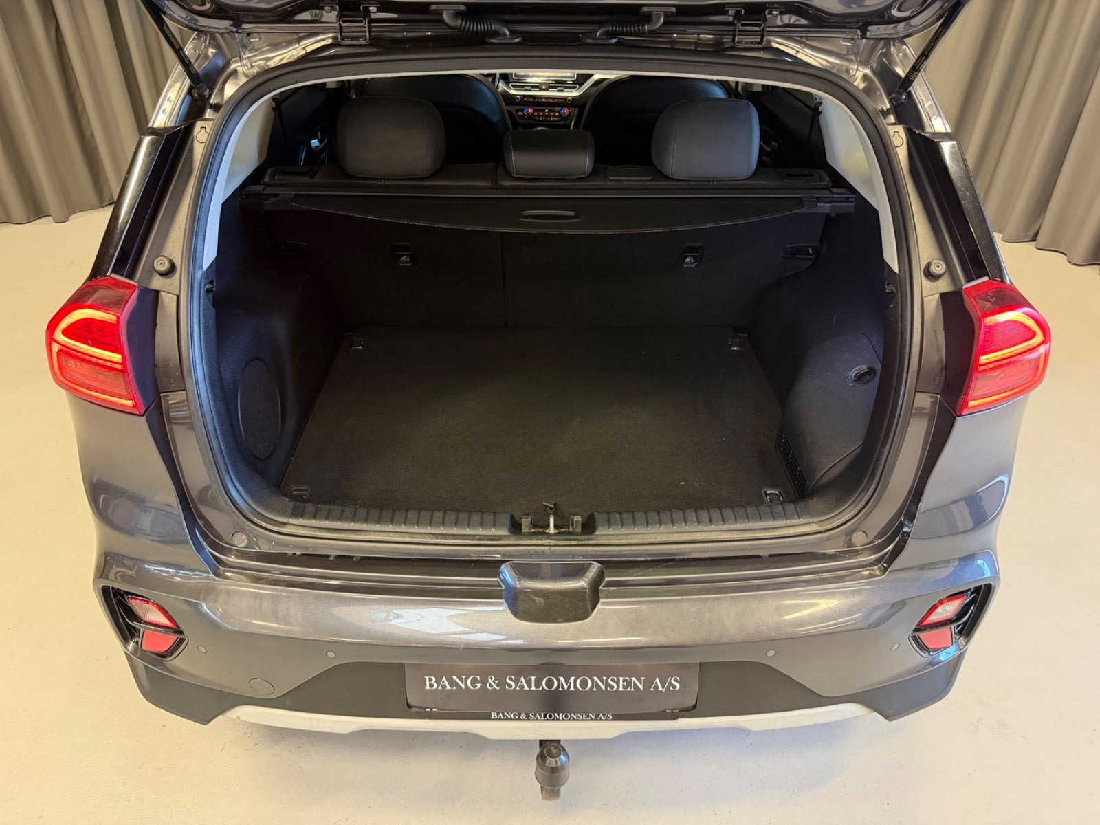 Grå Kia Niro fra 2020