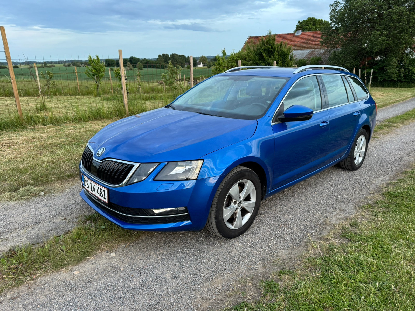 Blå Skoda Octavia fra 2020
