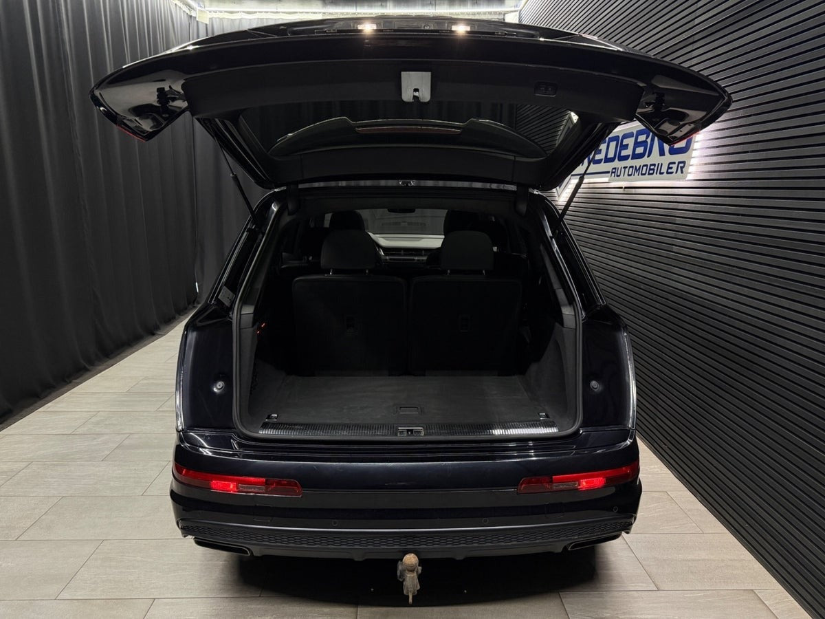Sort Audi Q7 fra 2019