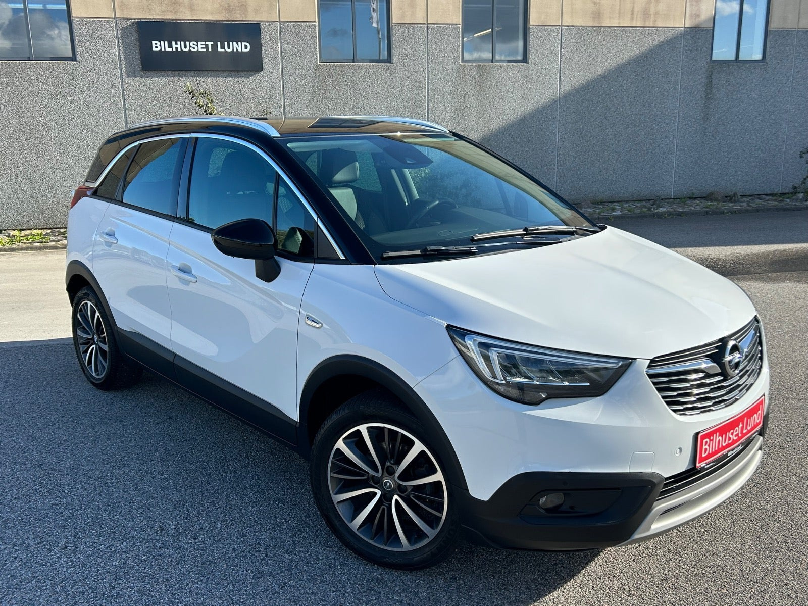 Hvid Opel Crossland X fra 2020